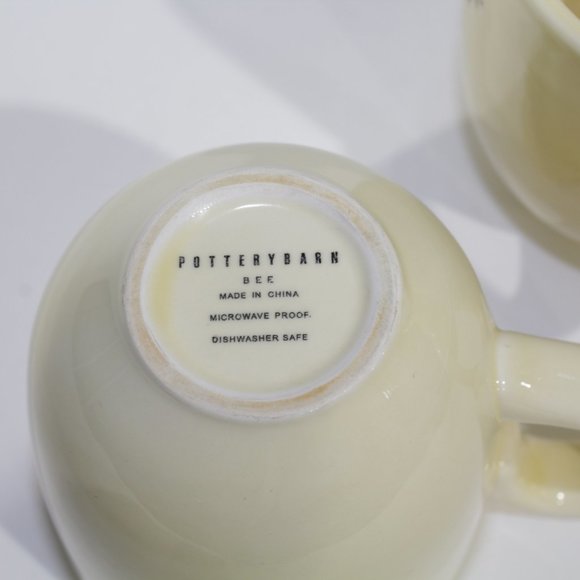 TWO VINTAGE POTTERY BARN BEE COFFE MUG - Picture 4 of 5